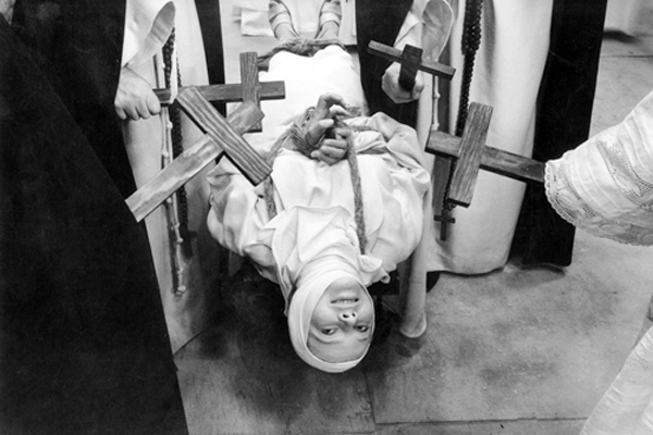 mother-joan-of-the-angels-jerzy-kawalerowicz-04.jpg