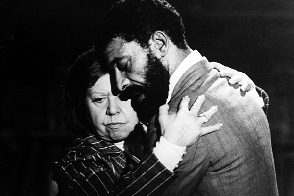 ali-fear-eats-the-soul-rainer-werner-fassbinder-04.jpg