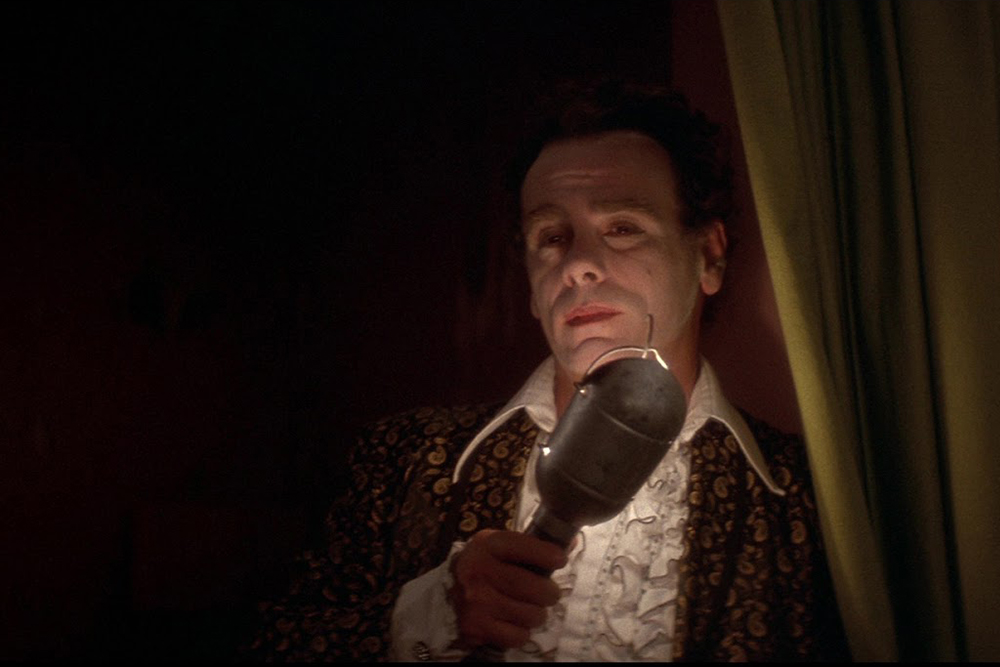 blue-velvet-david-lynch.jpg