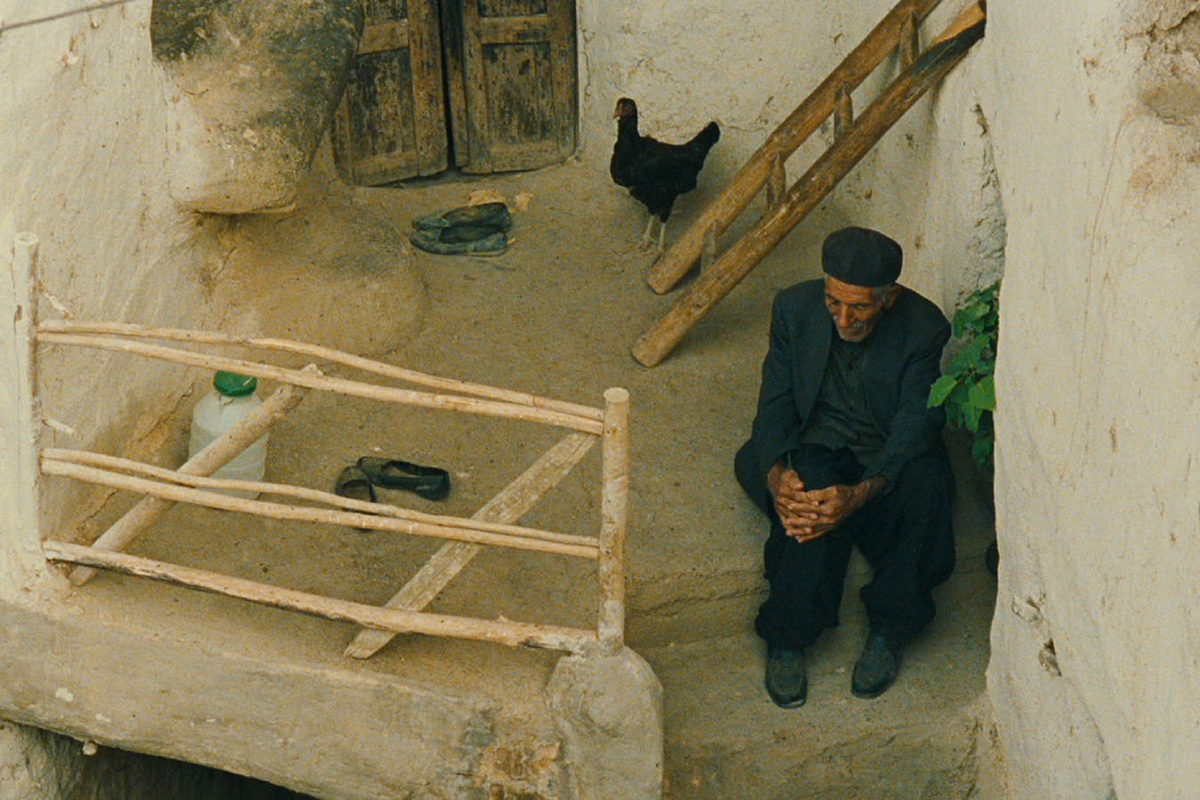 the-wind-will-carry-us-abbas-kiarostami.jpg
